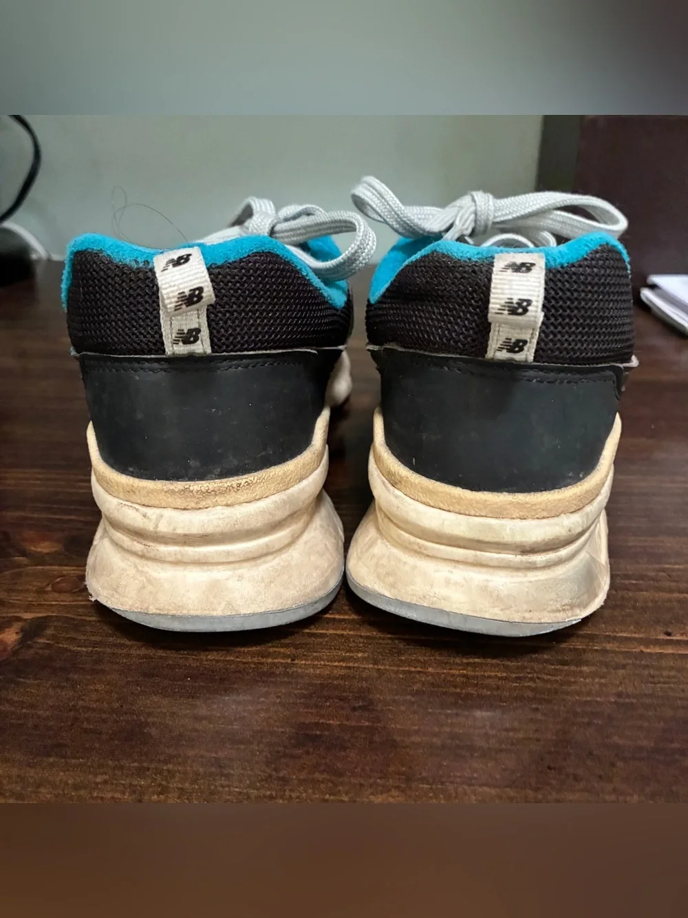 New Balance 997H Black & Aqua Blue Lifestyle Sneakers CW997HNB guessing size 7